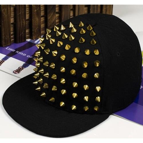 Hot Sale Fashion Classic Snapback Man Flat Brim Golden Rivet Decorate Hip Hop Punk Solid Black Baseball Cap Casual Street Trend