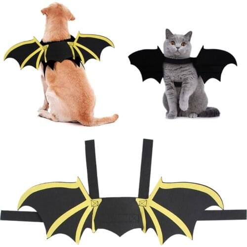 Halloween Style Cat Cloth with Realistic Bat Wing Vest Design for Cat Wearing Cosplay Suit Party Decoration