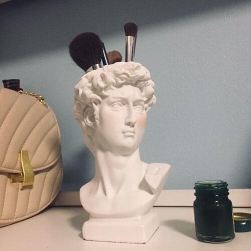 Ins Creative David Sculpture Resin Pen Holder Desk Organizer Makeup Brush Organizer Flower Pot Vase Resin Art Craft Decor 16cm