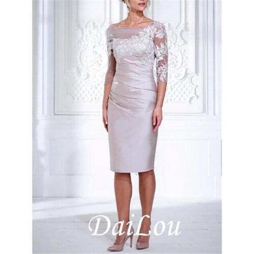 Sheath / Column Mother of the Bride Dress See Through Bateau Neck Knee Length Lace Satin Half Sleeve with Ruching 2021