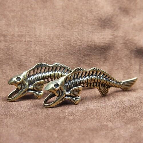 Retro Brass Fish Bone Figurines Miniatures Keychains Pendant Desktop Ornament Craft Simulation Tea Pet Home Decoration Accessory