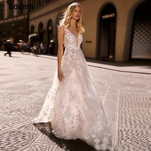 2020 Boho Wedding Dresses Lace Appliqued Bohemia Wedding Gowns A Line V Neck Sweep Train Custom Made Simple Bridal Party Dress