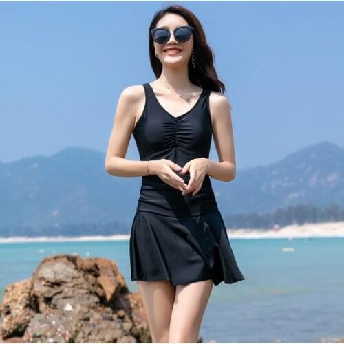 2021 new womens one-piece swimsuit conservative sexy breathable fashion slim and beautiful back beach vacation boxer swimsuit