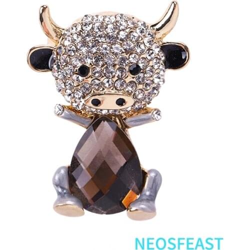 Lovely Rhinestone Cattle Unisex Brooches Crystal Bull Pin Brown Color Ladies Party Gifts Coat Garments Accessory Fashion Jewelry
