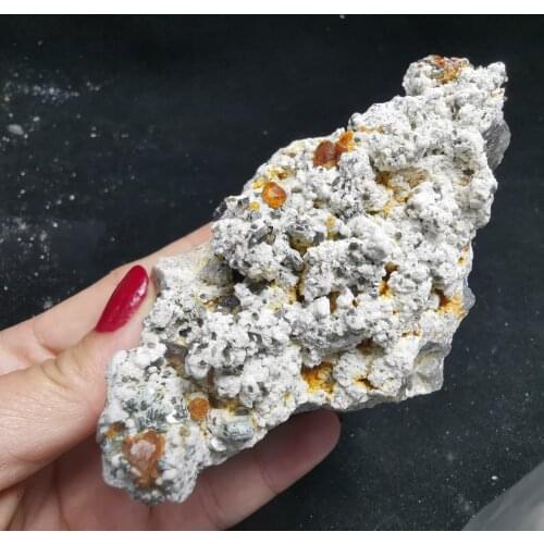 241.8g.100% natural crystal with garnet mineral specimen stone and crystal healing crystal quartz gem