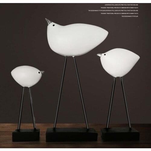 YILUNXI Resin Crafts Wholesale Abstract Chicken Decoration Living Room Study Decoration Decoration Birthday Gift in figurines