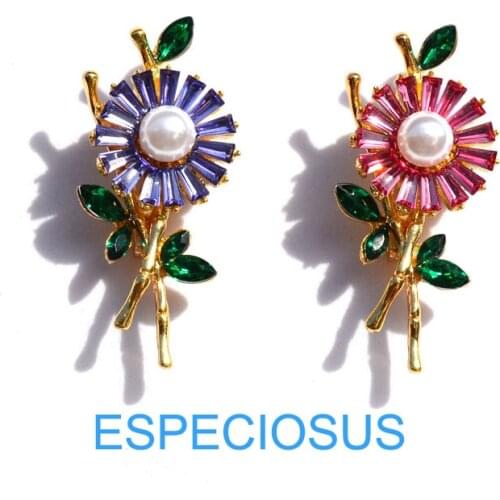 Fashion Jewelry Gold Color Crystal Slub Flower Brooch Women Ornaments Purple Color Metal Breast pin Accessories Bamboo Garments