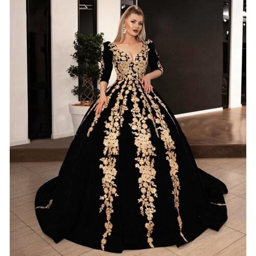 Plus Size Long Evening Dress Black Velvet 2020 Ball Gown V-neck with Sleeves Golden Lace Arabic Formal Dress Prom Evening Gown