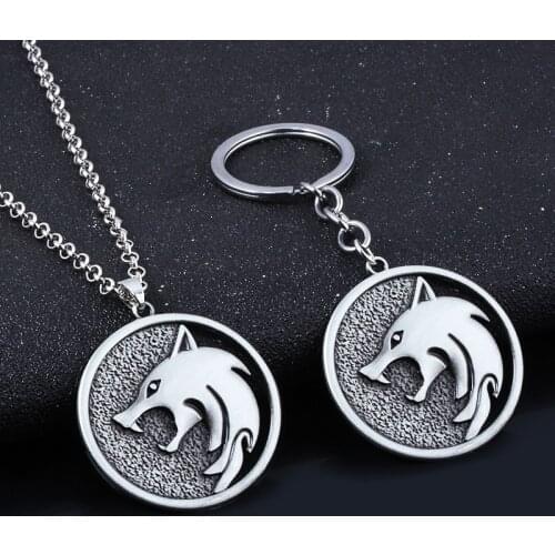 Game KeyChain Wolf Head Geralt Wolf Medallion Metal Pendant Keyring Collar Men Women Bag Accessories