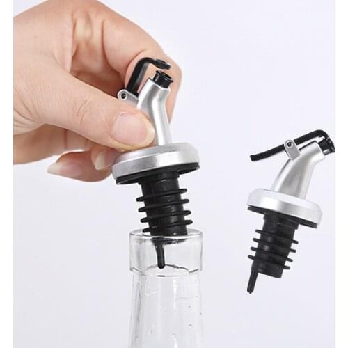 1PC Stainless Steel Oil Bottle Spout Pourer/Mouth With Stopper Flask Dry Red Wine Pot Bottle Cork Plug Olive Pourer Dispenser