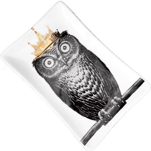 Luxury Ceramic Red Lip Storage Tray Glod Crown Owl Feather Hand Jewelry Makeup Brush Storage Decorative Plate