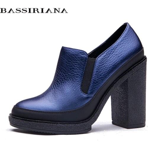 BASSIRIANA Pumps