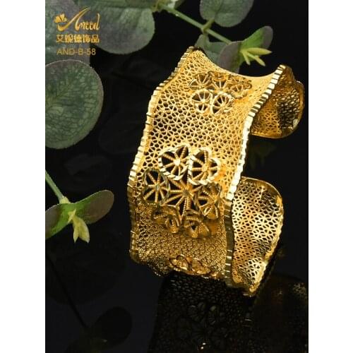 Gold Chunky Bracelet Dubai Luxury Designer Bangles For Women Wholesale Arabic Cuff Gold Plated Charm African Jewelry Wedding
