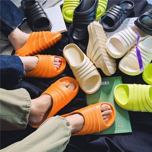 Summer Men Slippers Designer Hot Sale Casual Shoes Flip Flops Beach Sandals Outdoor Home Bathroom EVA Couple Slipper For Women