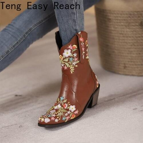 Vintage Casual Cowboy Boots Low Heel Autumn Winter Women Shoes Retro Embroidered Design Western Long Boots Femme Bottes Big Size
