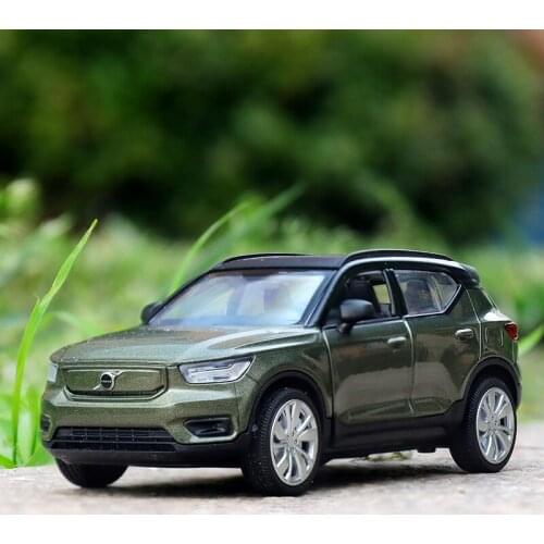 Die-Casts 1/36 Collectible Electronic Flashing Car Models Alloy Vehicles Home Decoration Simulation SUV Cars 5" Volvo XC40