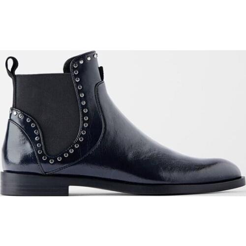 2021 Winter New Flat Bottom Martin Boots Female British Style Leather Rivet Short Boots Net Red Show Thin Ankle Boots Flats Shoe