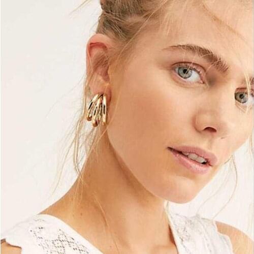HuangTang Punk Round Hoop Earrings for Women Vintage Gold Color Metal Earrings Statement Geometric Earrings Jewelry Brinco 6984