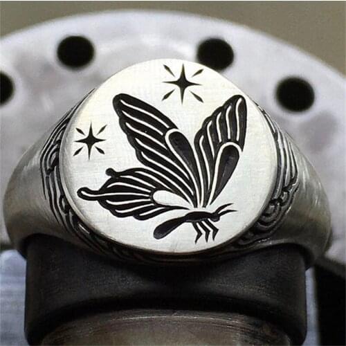 FFLACELL New Fashion Vintage Dark Series Butterfly Insect Pattern Ring Star Light Female Party Jewelry Gift For Women Girls