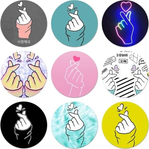 58mm Korea kpop Heart Drawing Love finger Icons Pins Badge Decoration Brooches Metal Badges For Clothes Backpack Decoration