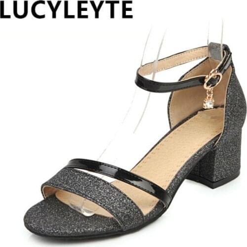 LUCYLEYTE Women's Sandals