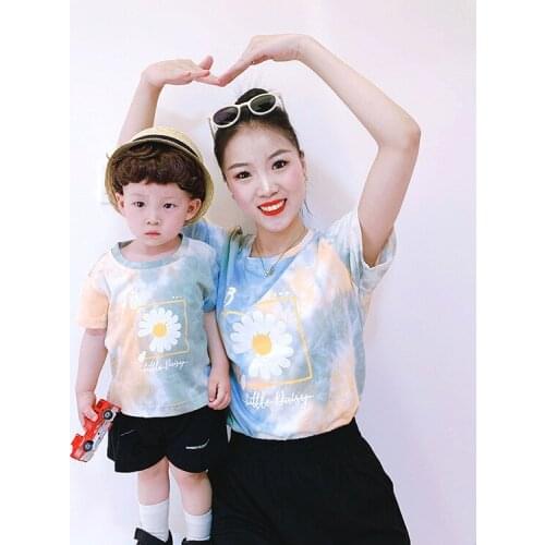 Family Matching Outfits Summer Fashion Tie-dyed Flowers Short Sleeve T Shirts For Mother Son And Daughter Mommy And Me Clothes