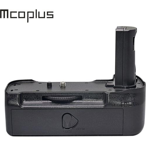 Mcoplus BG-D780 Vertical Battery Grip Holder for Nikon D780 SLR camera