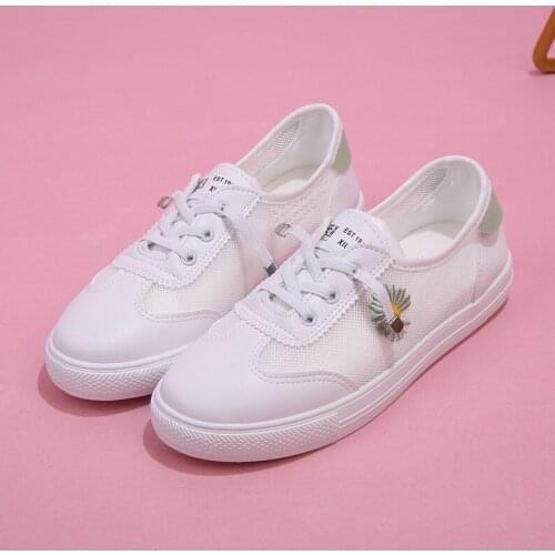Women Casual Shoes Fashion Breathable Walking Mesh Lace Up Flat Shoes Sneakers Women 2021 Tenis Feminino White Vulcanized Shoes