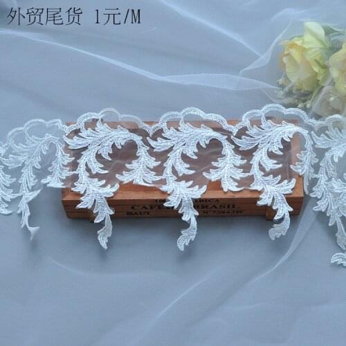 Clearance ！Delicate 2 Yards Embroidery Ivory Fabric Flower Venise Venice Mesh Lace Trim Applique Sewing Craft for Wedding Dec