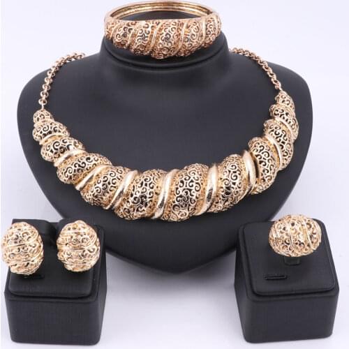 Big Nigerian Wedding African Beads Jewelry Sets Fashion Dubai Gold Color Necklace Bangle Jewelry Sets For Women Costume Design
