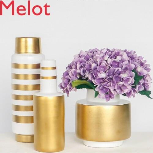 Fashion Art European Golden Ceramic Vase Modern Creative and Slightly Luxury Home Decor Floriculture Vase Decoration