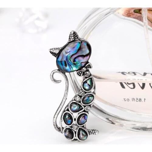 Cute Cat Brooch In Fashion Natural Shell Corsage for Women Animal Brooches Pin Jewely Accessories Gifts