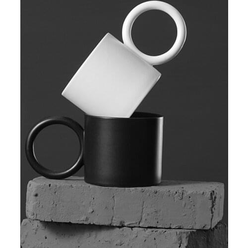 Nordic White Black Coffee Cups With Round Circle Handle Personalized Ceramic Mug Drink Milk Water Tea Creative Couple Mugs Gifts