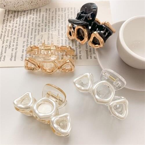 2021 New Korean Acrylic Retro Geometric Hair Claw Clips Headwear Irregular Pattern Hair Grip For Women Hairpins