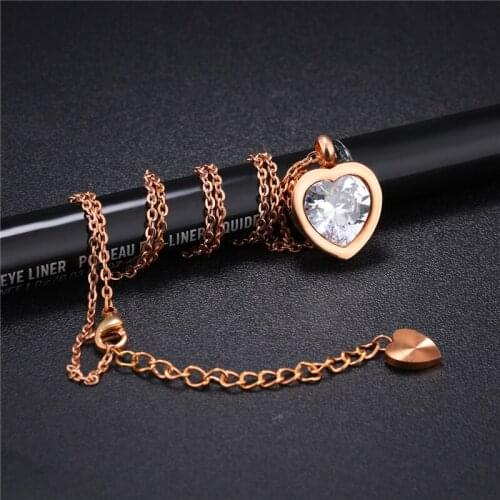Korean version of titanium steel inlaid zircon love pendant necklace women fashion short rose gold plated clavicle chain