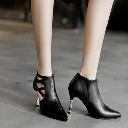 Spring New Style Extra-large Size Low Help Shoe with Hollow Out To Spell Color Female Single Shoe88-52