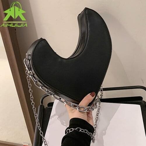 Fashion Womens All-match Love Heart Shape Crossbody Bags Black Chain Shoulder Bag 2021 New High Quality Pu Leather Women Handbag