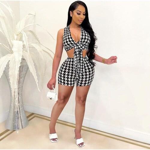 2021 New Arrival Fashion Design 2 pcs Women Set Plaid V-neck Sleeveless Short Tops and Shorts Summer Casual Outfits