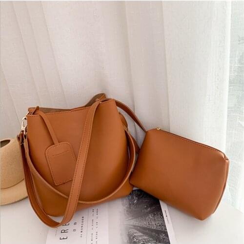 Female 2021 New Fashion Shoulder Bag Simple Portable Messenger Female Bag Large Capacity Retro Net Red Bucket Bag