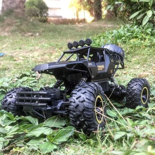 New 1:12 Big Alloy Climbing Car Bigfoot Off-Road 4WD Remote Control Car 2.4G Radio Remote Control Vehicle With LED Light
