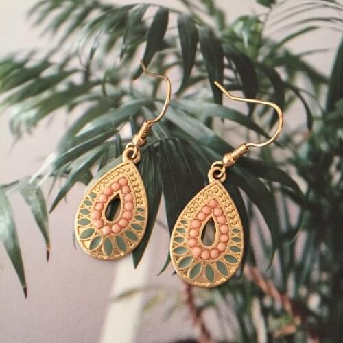 New Bohemia Gold Or Rhodium Color Plating Peach Pink Small Bead Decaroated TearDrop Earrings For Women Casual Vintage Jewelry