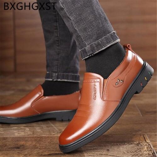 Loafers Mens Shoes Genuine Leather Formal Dresses Italian Mens Dress Boots Luxury Shoes Men Slip on Casual Shoes Men 2020 Buty
