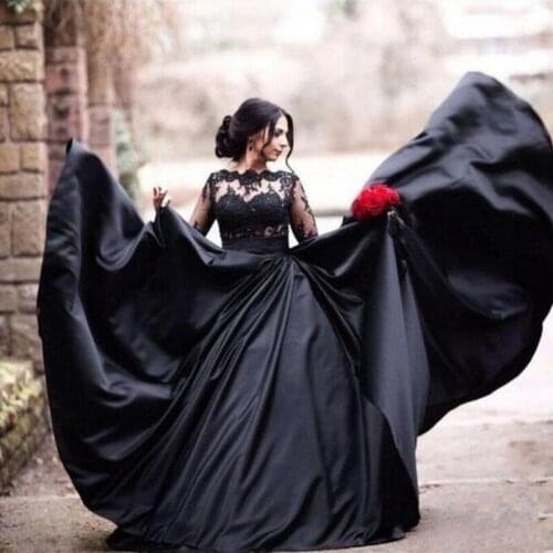 Black Gothich Wedding Dress Vintage Sheer Bateau Neck Lace Appliques Long Sleeves Satin Bridal Gown Zipper up