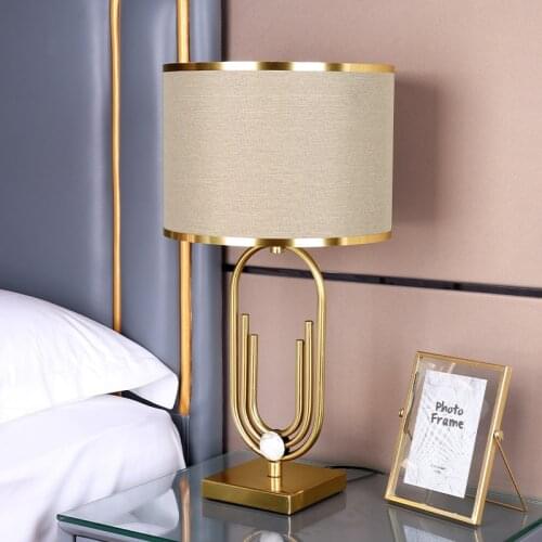 American Style Retro Cool Metal Table Lamp Nordic Simple Design Fashion Creative LED Bedside Lamps for Living Room Bedroom Lamp