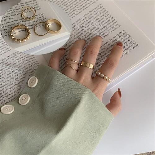New Trendy Rings for Women 4Pcs/Set Metalic Fashion Pearl Geometric Finger Rings Korea Hit Rings for Women Girl Party Jewelry