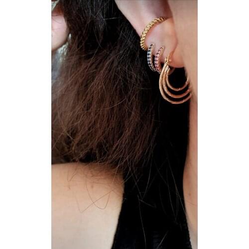 2021 fashion Gold Vintage Twirl Cartilage Earrings Women Hoop Earrings elegant design womens earrings allergy does not make good quality golden yellow