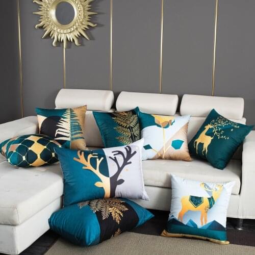 Christmas Printed Cushion Cover Sofa Hugging Pillow Cover Light Luxury CushionCover for Home decoration Sofa Bed 45x45cm/30x50cm