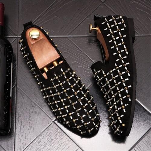 Luxury Punk Web Celebrity Men Flats Rivet Mens Casual Shoes Slip-on Lazy Designer Loafers Sapato Social Masculino