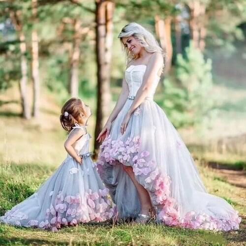 Luxury Floral Applique Mother Daugher Matching Dresses Ball Gowns Mom And Girls Bithday Celebration Party Gowns Custom
