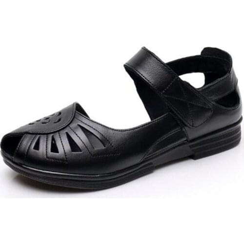 2021 New Summer Genuine Leather Hollow Soft Sole Mother Shoes Sandals Flat Non-slip Comfortable Fashion Casual Sandals Plus Size